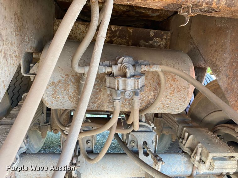 image for item DK6242 1995 APEC  end dump trailer