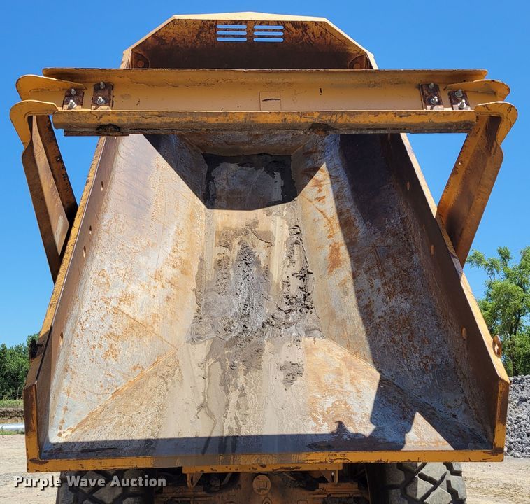 image for item DM2300 2005 Case 340  haul truck