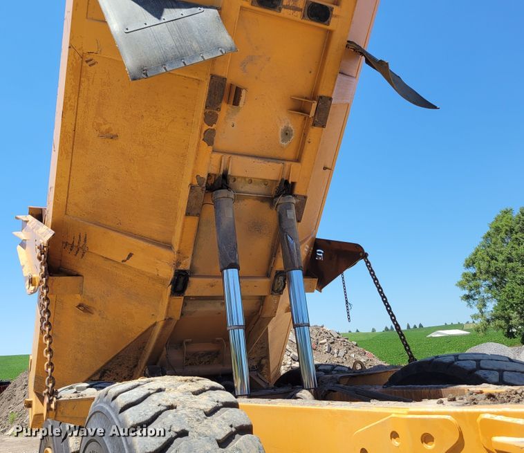 image for item DM2300 2005 Case 340  haul truck