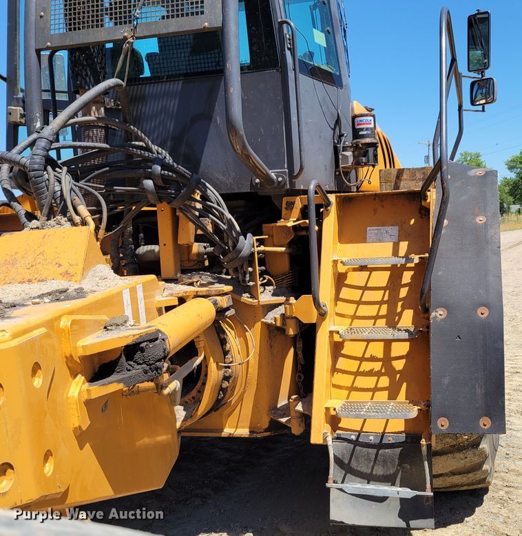 image for item DM2300 2005 Case 340  haul truck