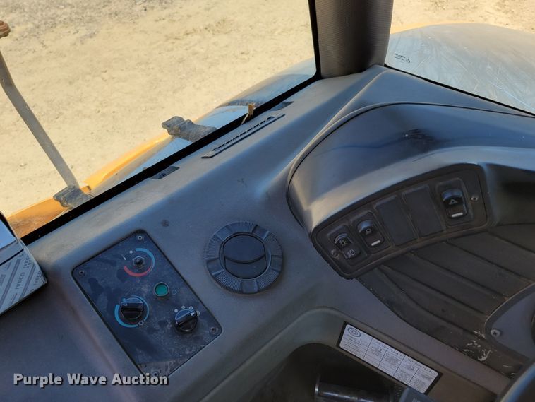 image for item DM2300 2005 Case 340  haul truck