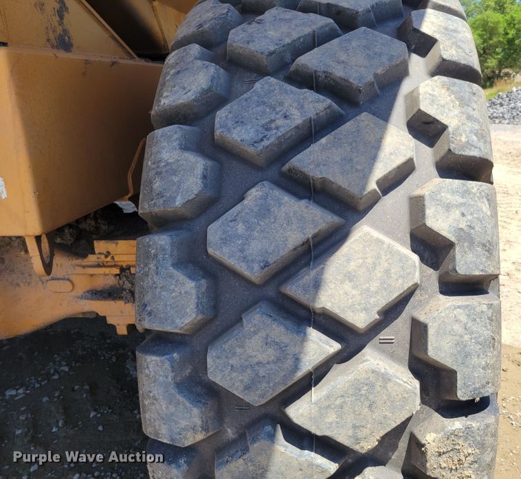 image for item DM2300 2005 Case 340  haul truck