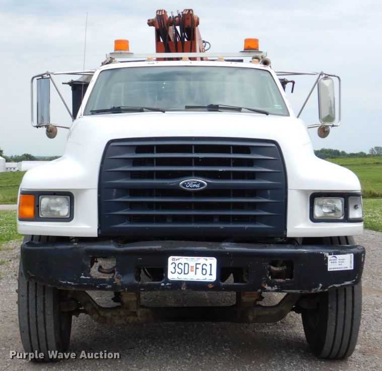 image for item DM2320 1999 Ford F800  crane truck