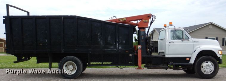 image for item DM2320 1999 Ford F800  crane truck