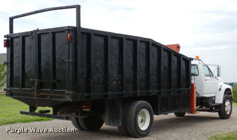 image for item DM2320 1999 Ford F800  crane truck