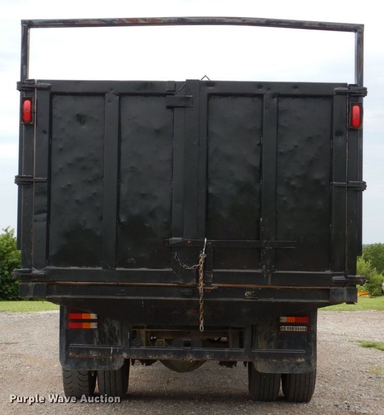 image for item DM2320 1999 Ford F800  crane truck