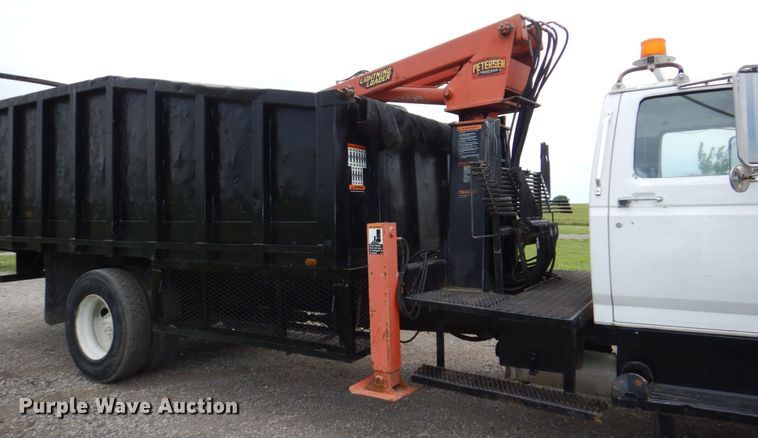 image for item DM2320 1999 Ford F800  crane truck
