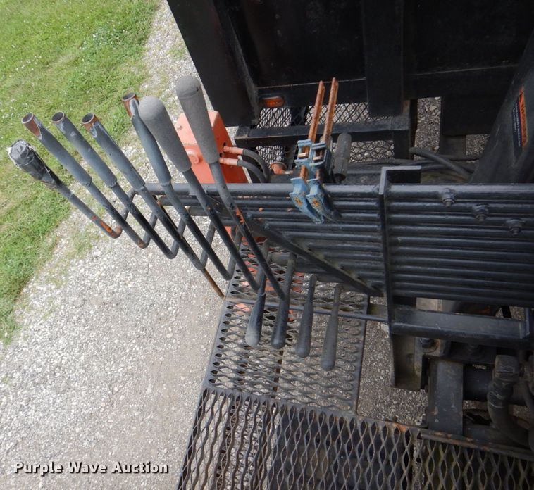 image for item DM2320 1999 Ford F800  crane truck