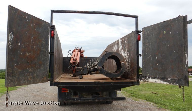 image for item DM2320 1999 Ford F800  crane truck