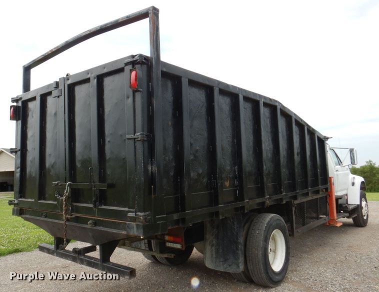 image for item DM2320 1999 Ford F800  crane truck