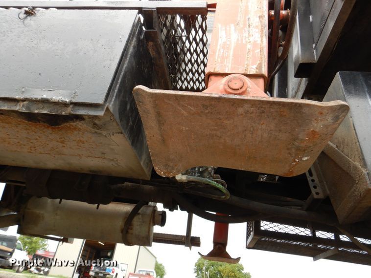 image for item DM2320 1999 Ford F800  crane truck