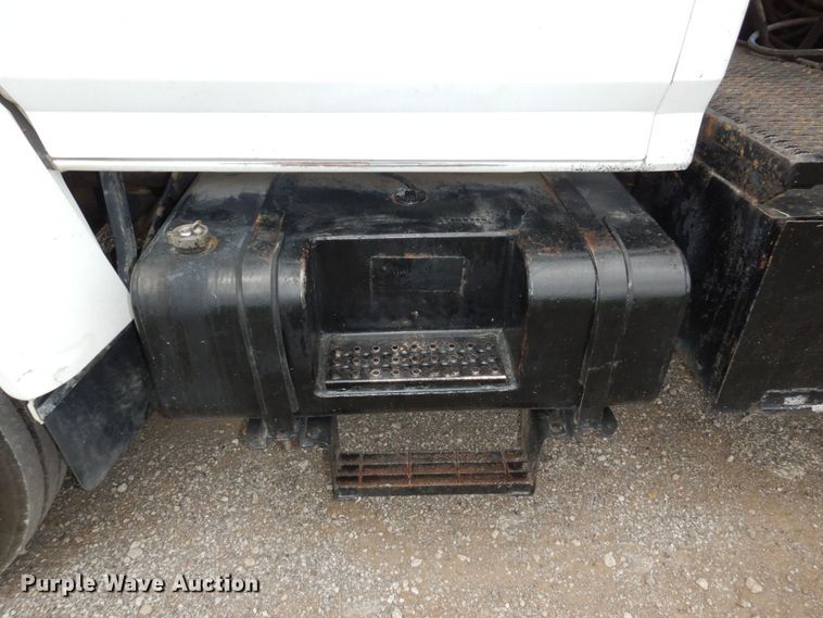 image for item DM2320 1999 Ford F800  crane truck