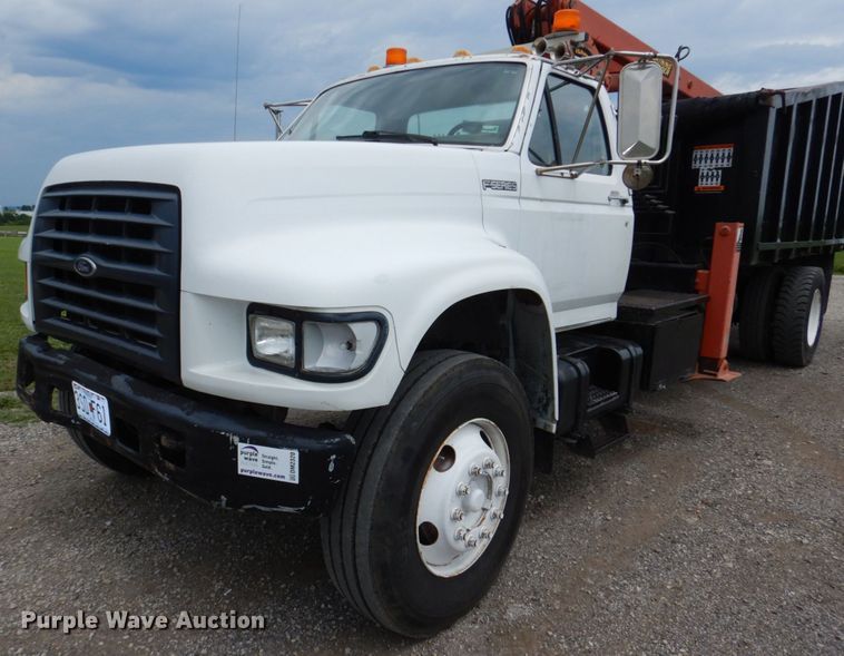 image for item DM2320 1999 Ford F800  crane truck