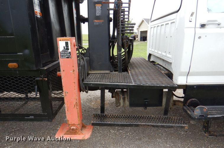 image for item DM2320 1999 Ford F800  crane truck