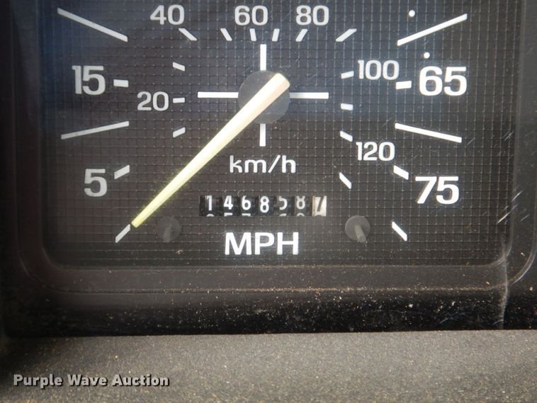 image for item DM2320 1999 Ford F800  crane truck