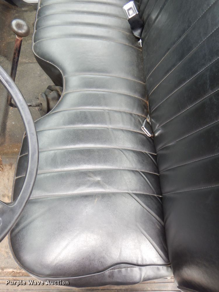 image for item DM2320 1999 Ford F800  crane truck