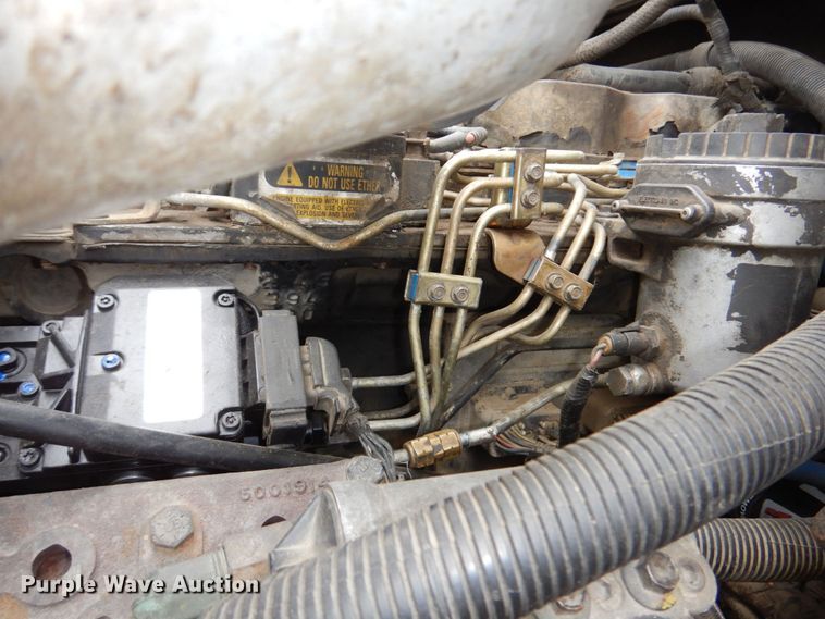 image for item DM2320 1999 Ford F800  crane truck