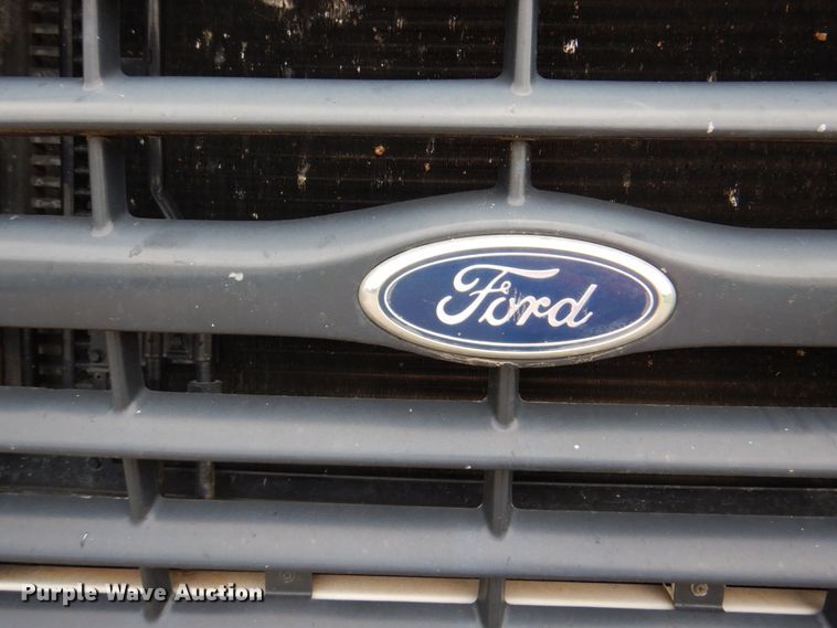 image for item DM2320 1999 Ford F800  crane truck