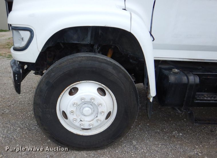 image for item DM2320 1999 Ford F800  crane truck