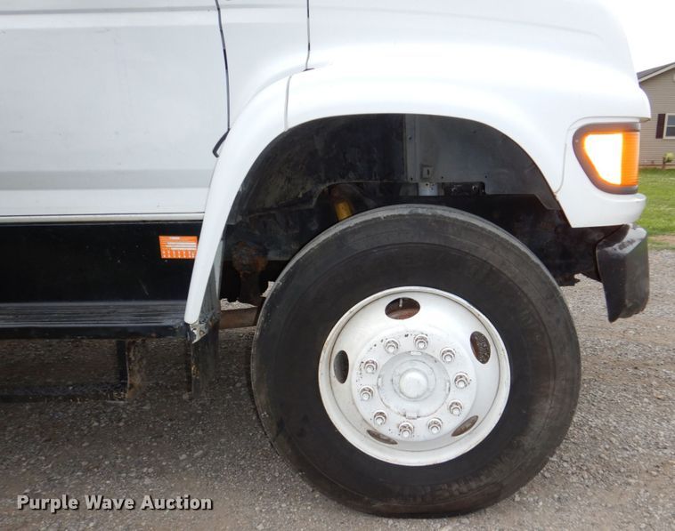 image for item DM2320 1999 Ford F800  crane truck