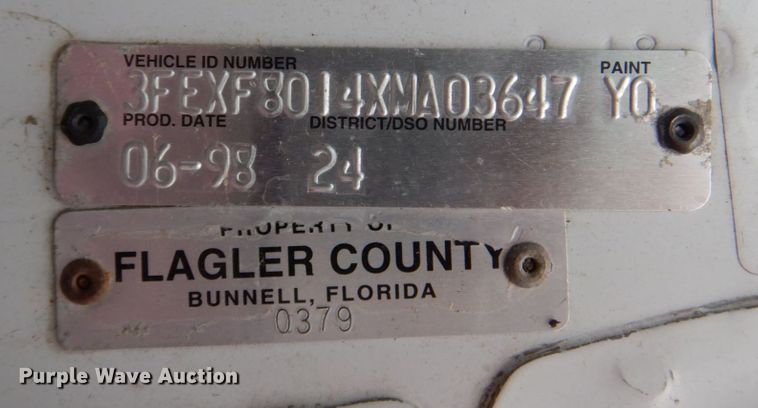 image for item DM2320 1999 Ford F800  crane truck