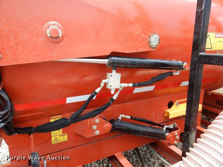 image for item DM2323 2017 Ditch Witch FX65  vacuum excavator