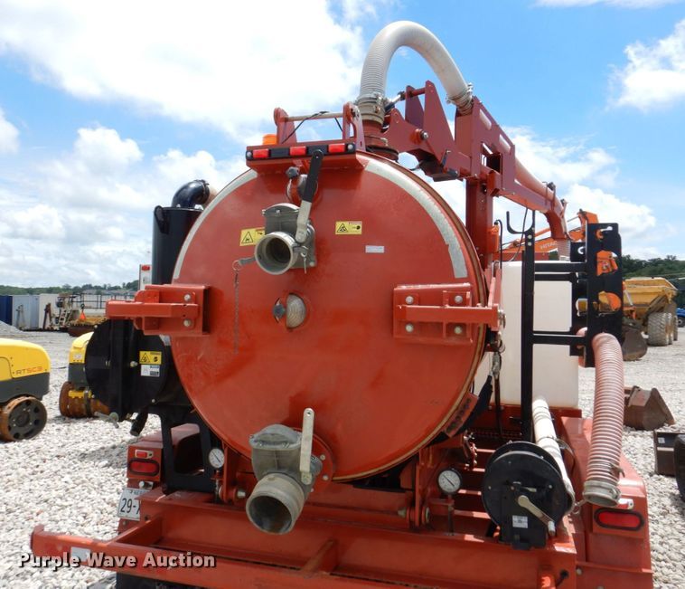 image for item DM2323 2017 Ditch Witch FX65  vacuum excavator