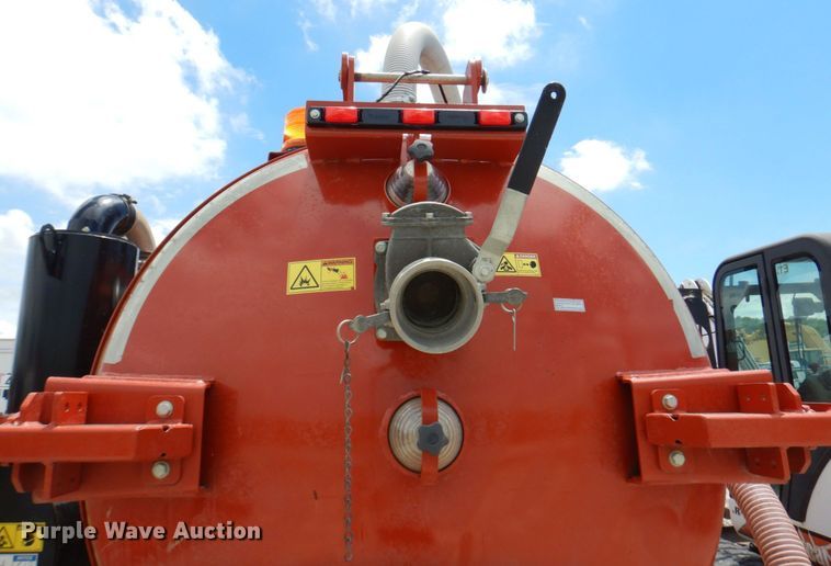 image for item DM2323 2017 Ditch Witch FX65  vacuum excavator