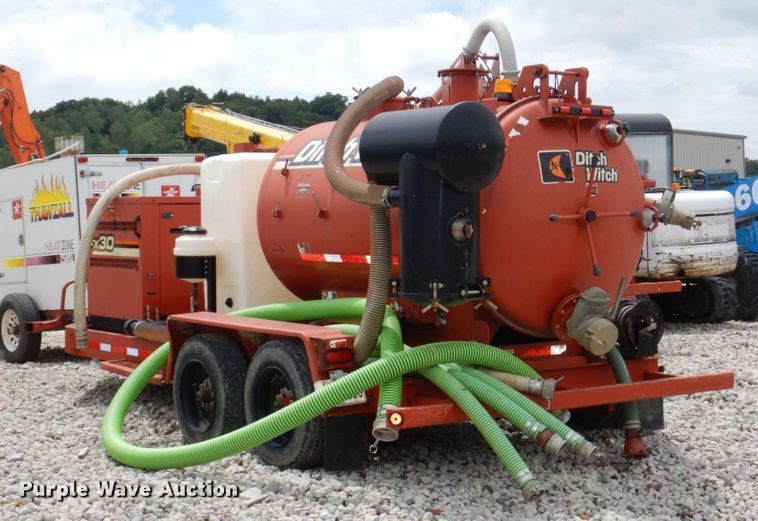 image for item DM2324 2011 Ditch Witch FX30  vacuum excavator