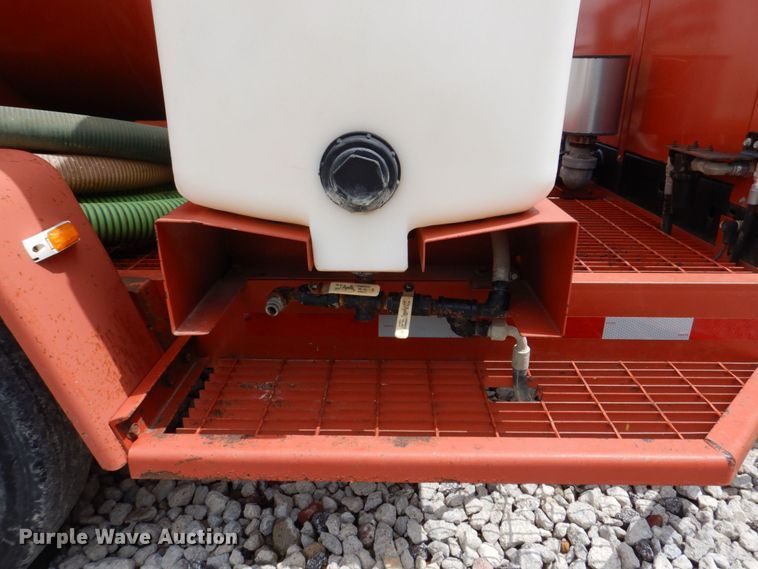 image for item DM2324 2011 Ditch Witch FX30  vacuum excavator