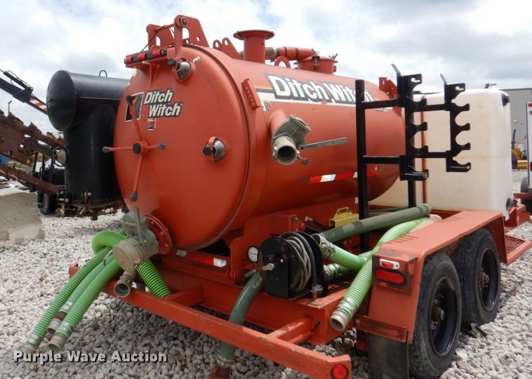 image for item DM2324 2011 Ditch Witch FX30  vacuum excavator