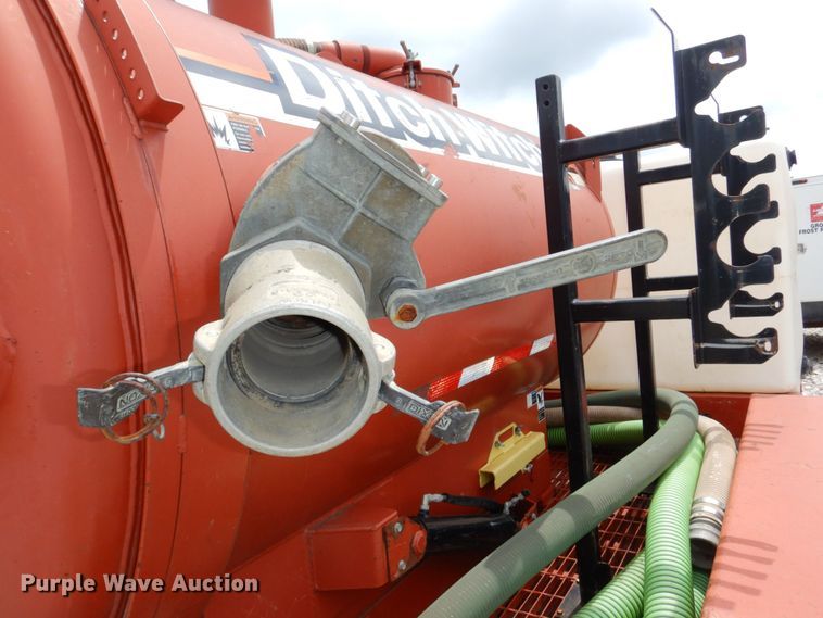 image for item DM2324 2011 Ditch Witch FX30  vacuum excavator