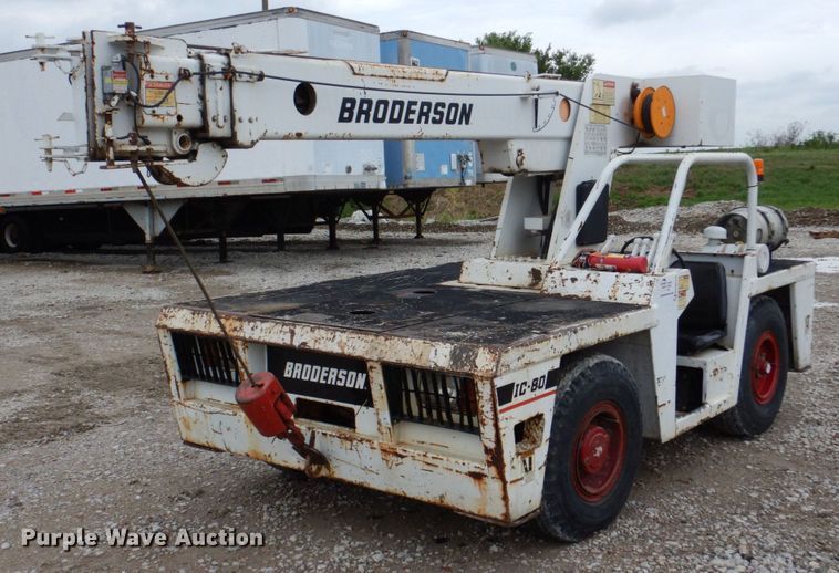 image for item DM2329 1994 Broderson IC-80-2D  crane