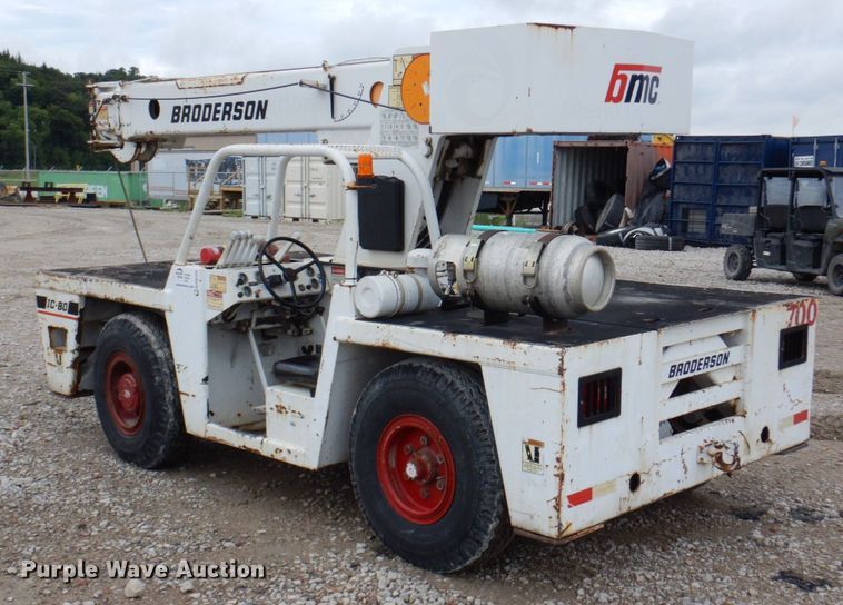 image for item DM2329 1994 Broderson IC-80-2D  crane