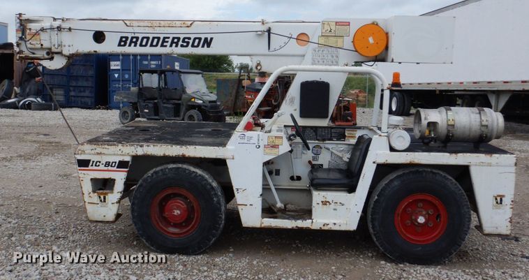 image for item DM2329 1994 Broderson IC-80-2D  crane