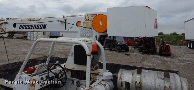 image for item DM2329 1994 Broderson IC-80-2D  crane