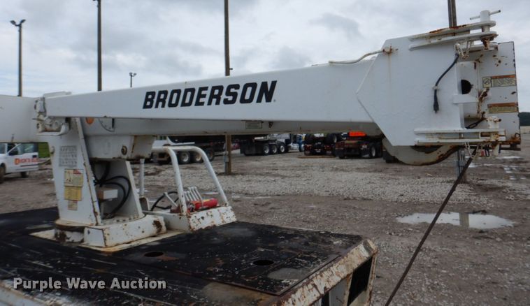 image for item DM2329 1994 Broderson IC-80-2D  crane