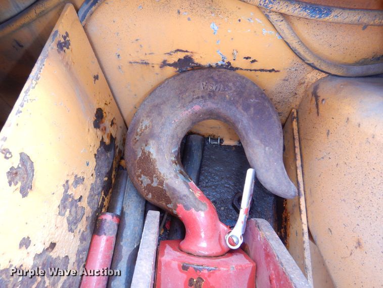 image for item DM2329 1994 Broderson IC-80-2D  crane