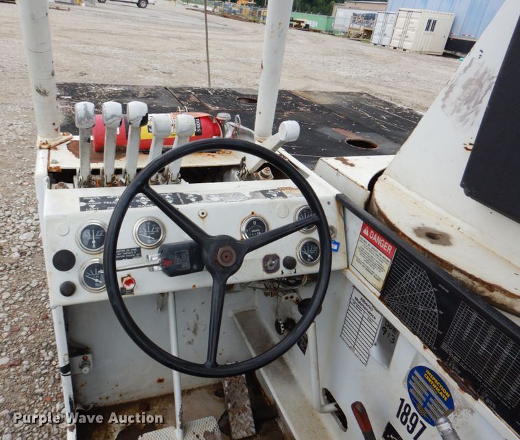 image for item DM2329 1994 Broderson IC-80-2D  crane