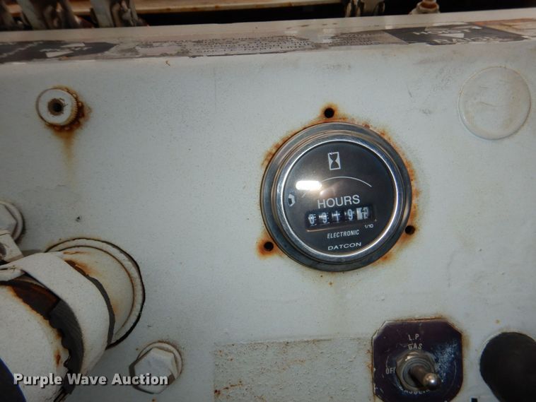 image for item DM2329 1994 Broderson IC-80-2D  crane