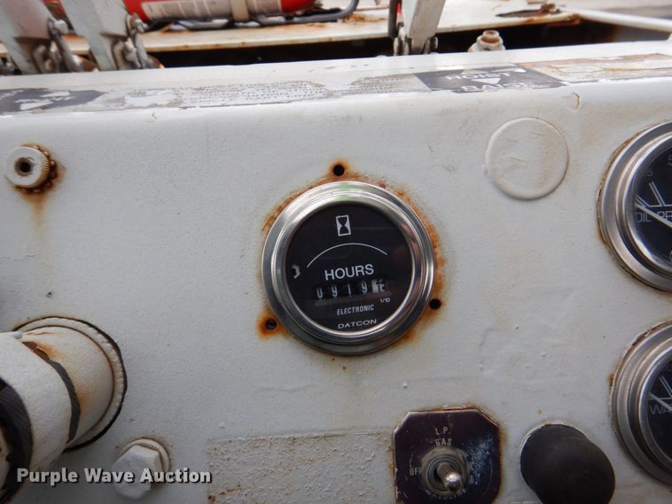 image for item DM2329 1994 Broderson IC-80-2D  crane