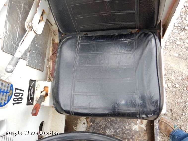 image for item DM2329 1994 Broderson IC-80-2D  crane