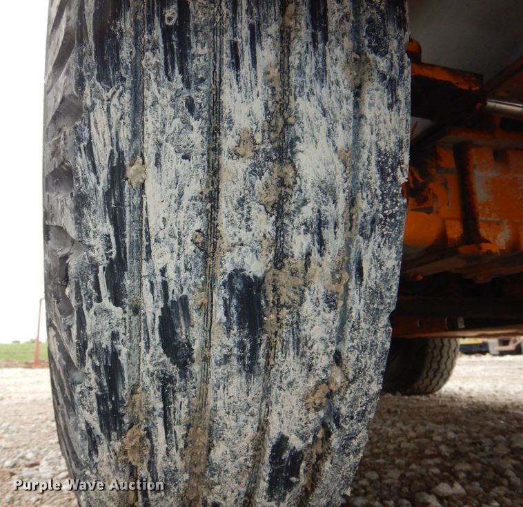 image for item DM2329 1994 Broderson IC-80-2D  crane