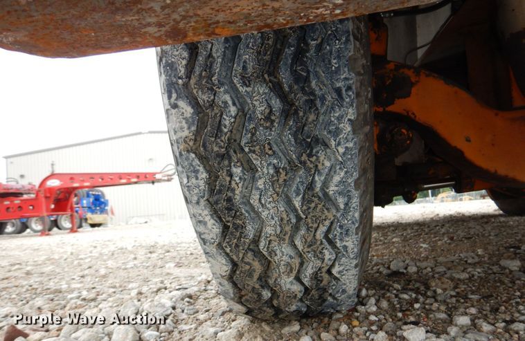 image for item DM2329 1994 Broderson IC-80-2D  crane