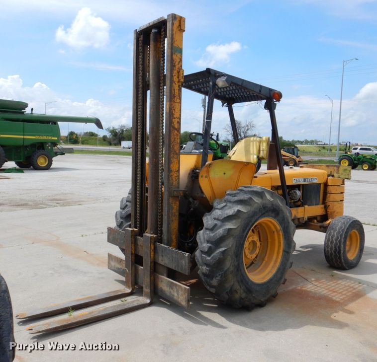 image for item DM2330 John Deere 480-B  forklift