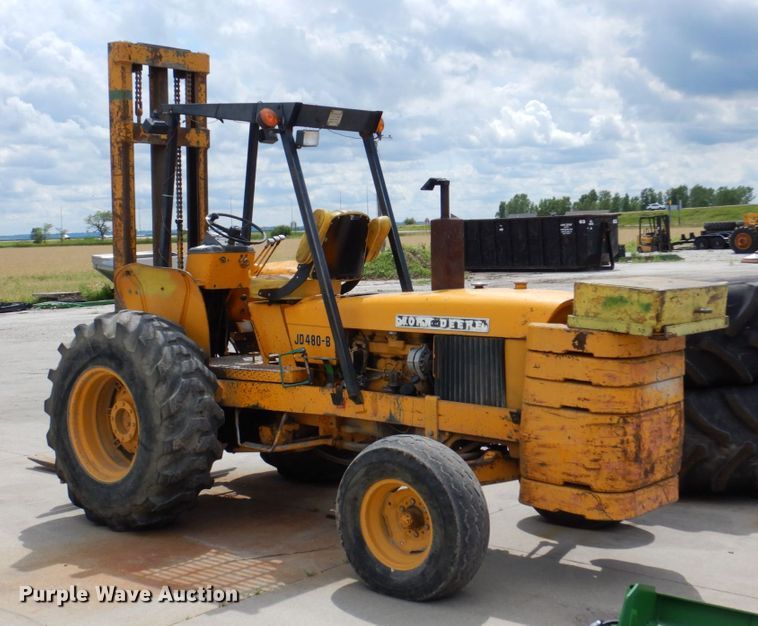 image for item DM2330 John Deere 480-B  forklift
