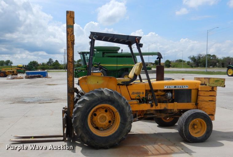 image for item DM2330 John Deere 480-B  forklift