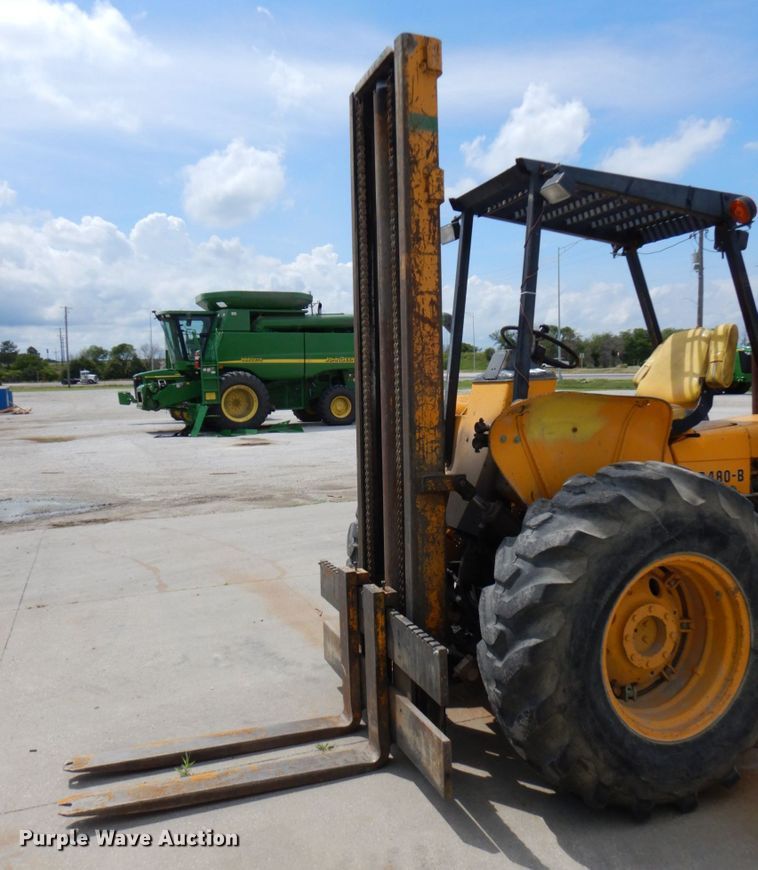 image for item DM2330 John Deere 480-B  forklift