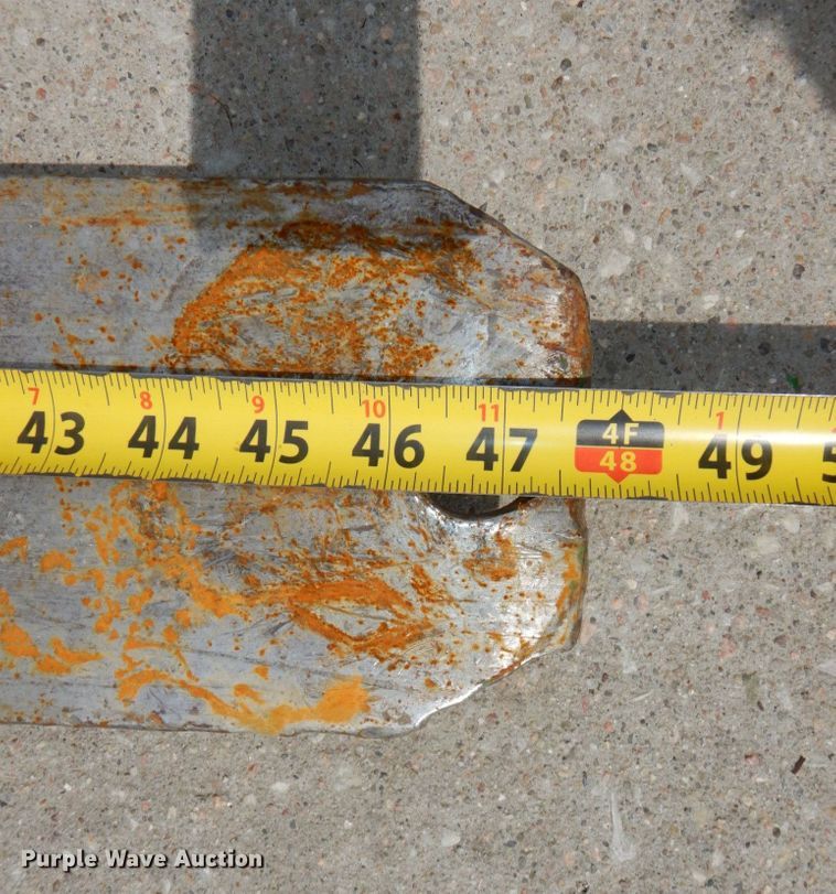 image for item DM2330 John Deere 480-B  forklift