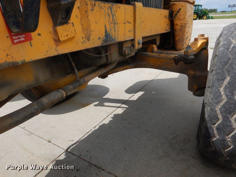 image for item DM2330 John Deere 480-B  forklift